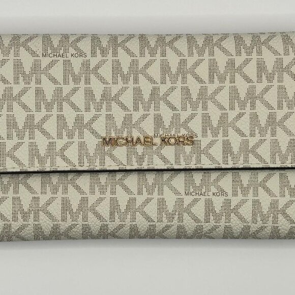 Michael Kors Jet Set Travel Wallet In Vanilla - Picture 1 of 8